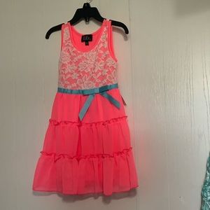 New girls size 4 dress by Lilt.